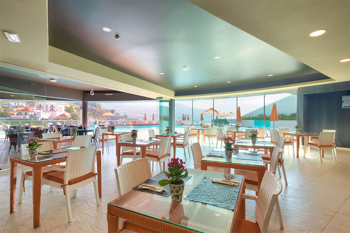 Four Views Baia Hotel